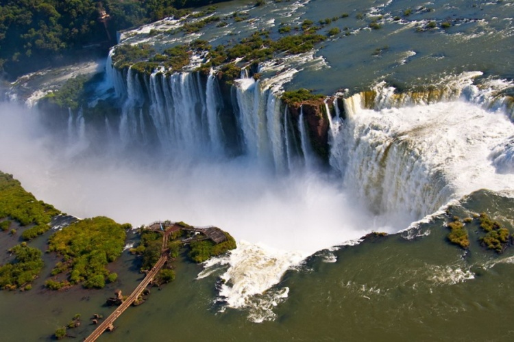 Iguazu Şelalesi: Arjantin ve Brezilya'nın Ortak Doğa Harikası