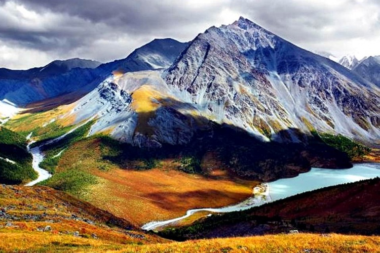 Altın Altay Dağları