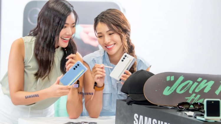 Samsung'un katlanabilir telefonları, Çin'de Honor, Vivo ve Xiaomi gibi devleri geride bıraktı !