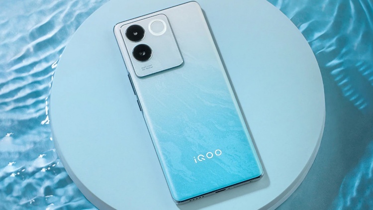 iQOO Z7 Pro Yaklaşıyor! İşte Dev Ekranlı Telefonun Öne Çıkan Özellikleri