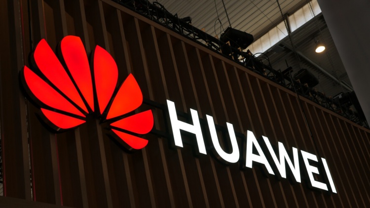 Huawei'den yeni katlanabilir telefon patenti sızdı: Pazarı sarsacak!