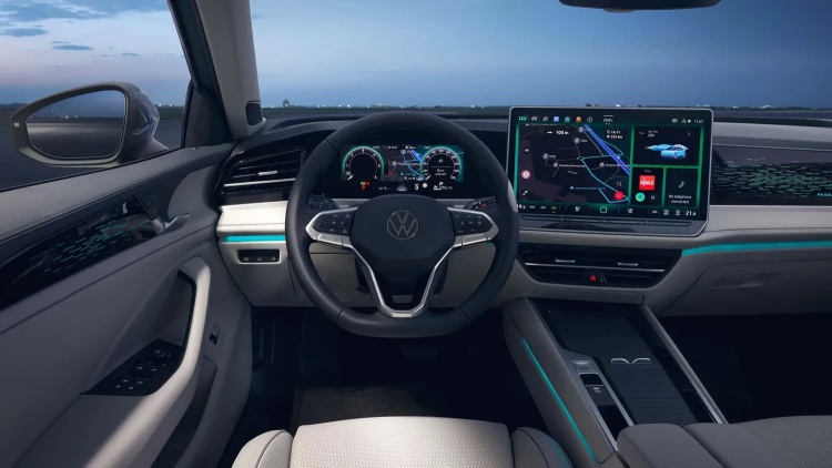 2024 Volkswagen Passat duyuruldu: Genişleyen Boyutlar ve Hibrit Seçenekleri