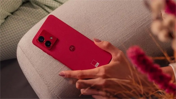 Motorola'nın Yeni Ekonomik Telefonu Moto G84 5G Tanıtıldı: Fiyat ve Teknik Özellikler