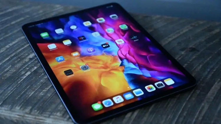 Apple, OLED Ekranlı iPad Pro ve Devasa 4TB Depolama Seçeneği ile Geliyor