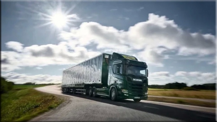 Scania, Güneş Enerjili Hibrit Kamyonunu Yollarda Test Ediyor