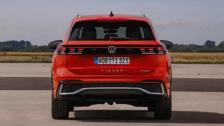 Volkswagen Tiguan'dan Elektrikli Sürpriz: Yeni Model 100 km Elektrikli Menzil İle Geliyor!