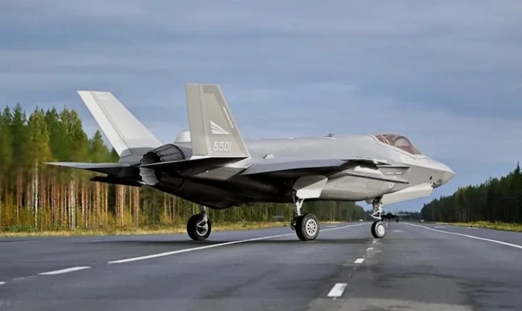 Norveç Ordusu, Bir F-35A Savaş Uçağını İlk Kez Otoyola İndirdi!