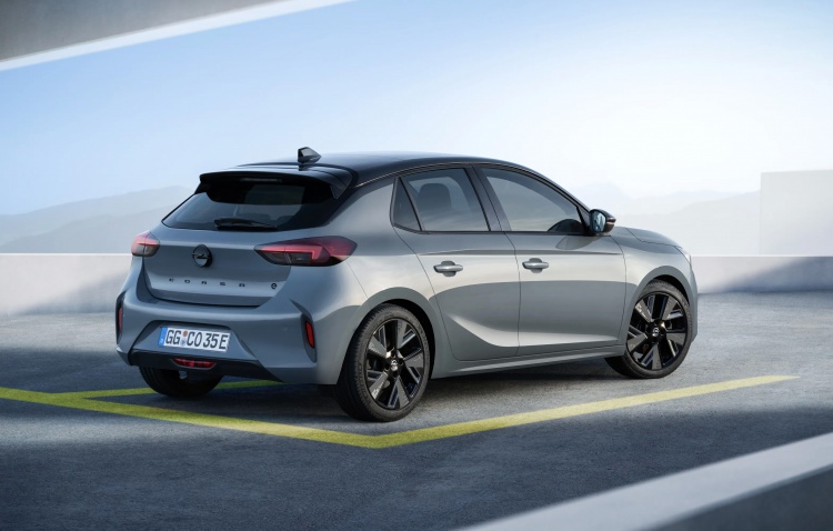 Opel Corsa'nın Yeni Versiyonu ve Elektrikli Modeli Türkiye Piyasasında: Fiyat ve Özellikleri