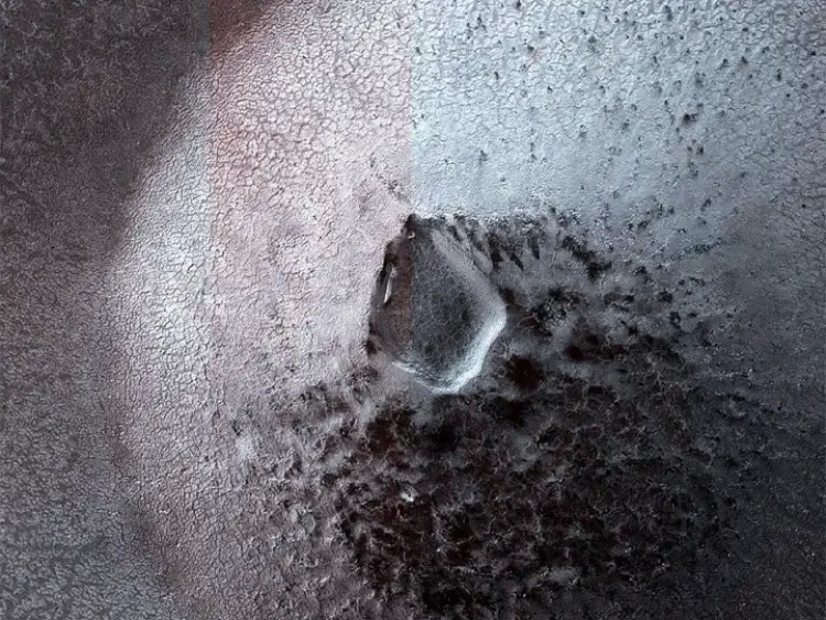 Mars'ta Büyüleyici Krater Detayları İlk Kez Yayınlandı!