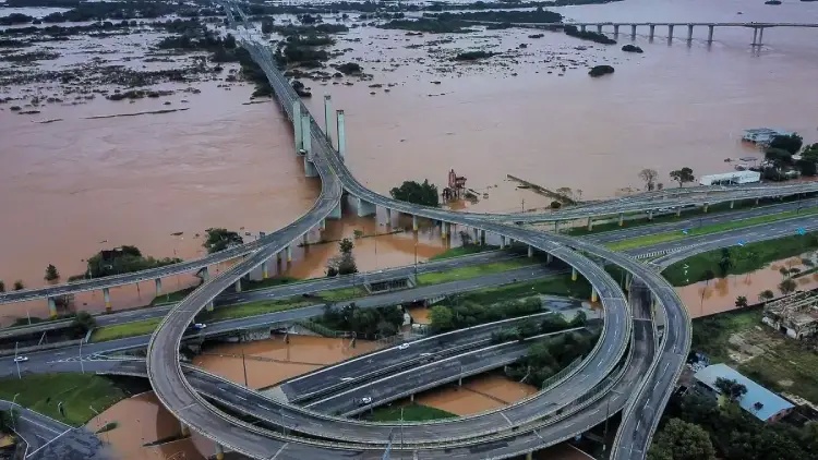 Brezilya'da Sel ve Toprak Kayması Felaketi: 55 Kişi Öldü, 76 Kişi Kayıp