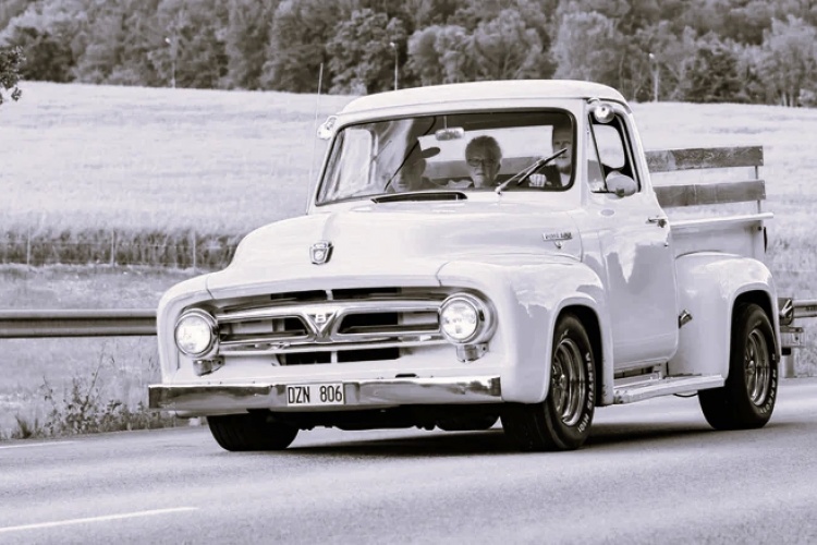 6. 1953 Ford F-100