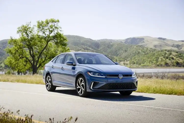 2025 volkswagen jetta tanitildi ozellikler ve fiyat bilgisi12865