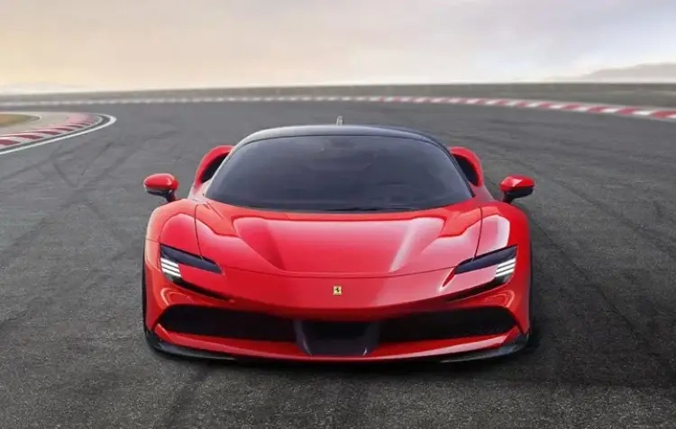Ferrari'nin İlk Elektrikli Otomobili Piyasaya Çıkıyor
