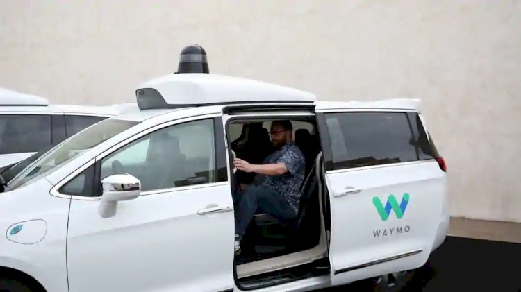 Waymo, San Francisco’daki robo-taksi hizmetinin sınırlı sayıda başladığını duyurdu